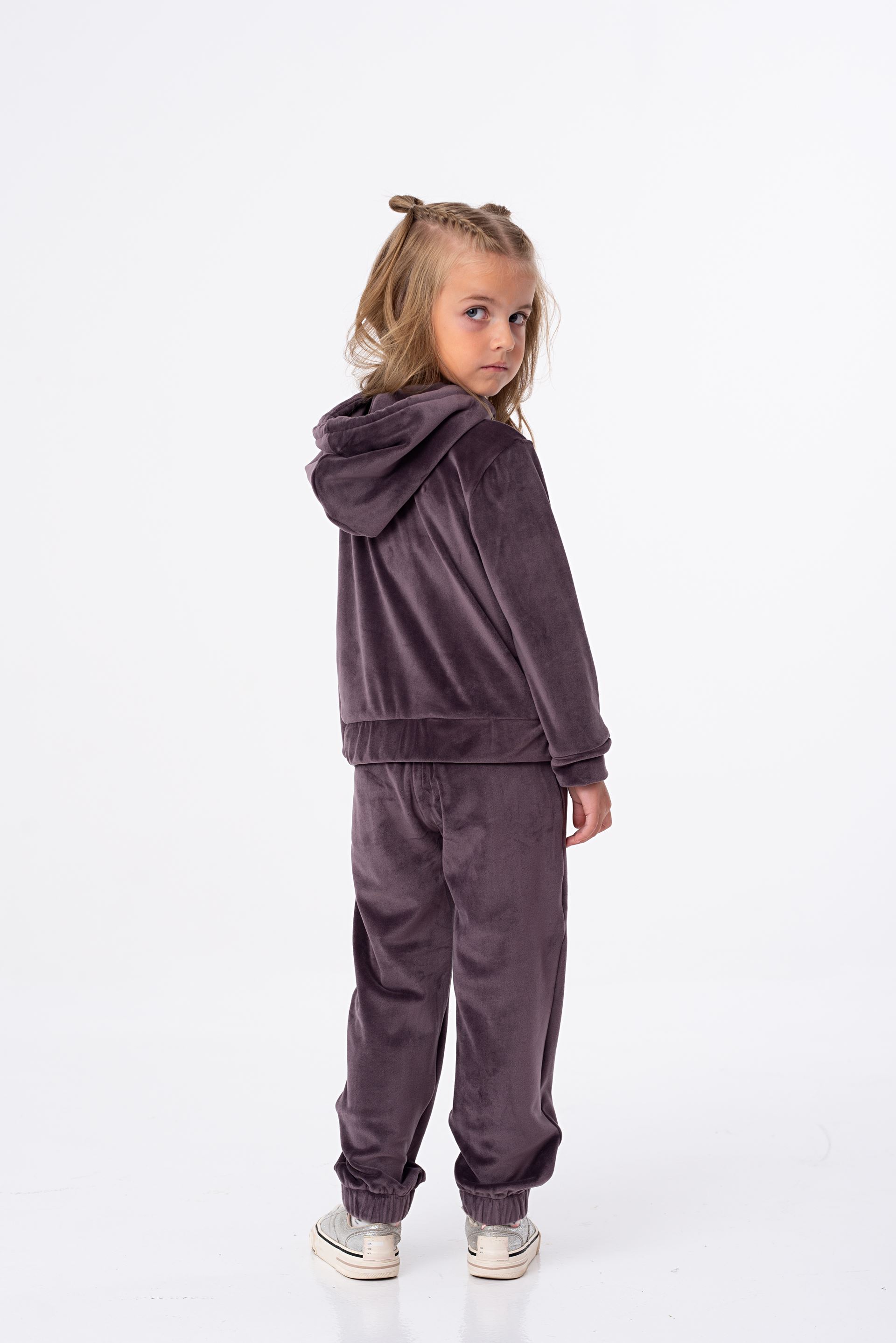 Velor suit with fur grape