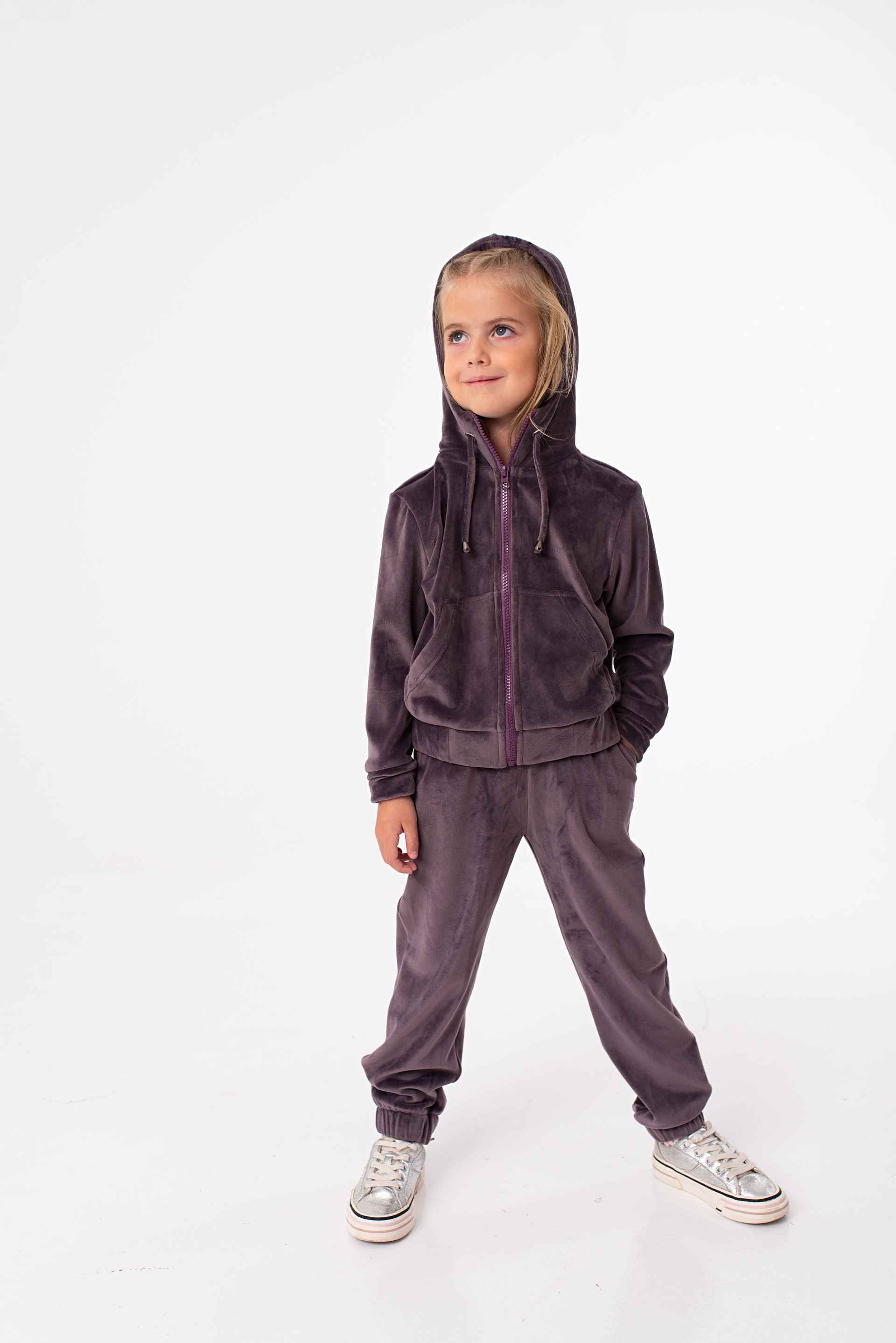 Velor suit with fur grape