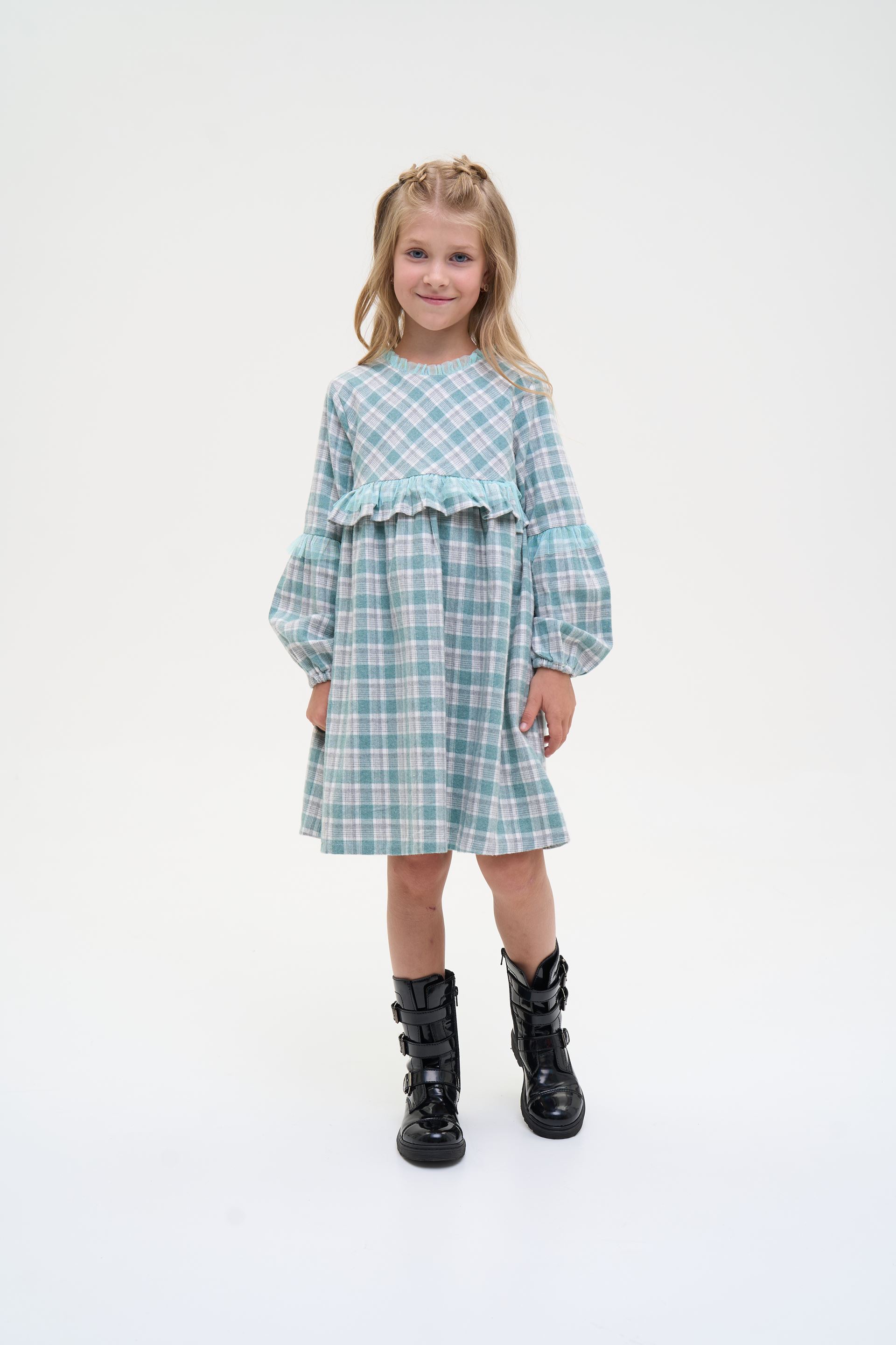 Dress with long sleeves, bow closure, green check