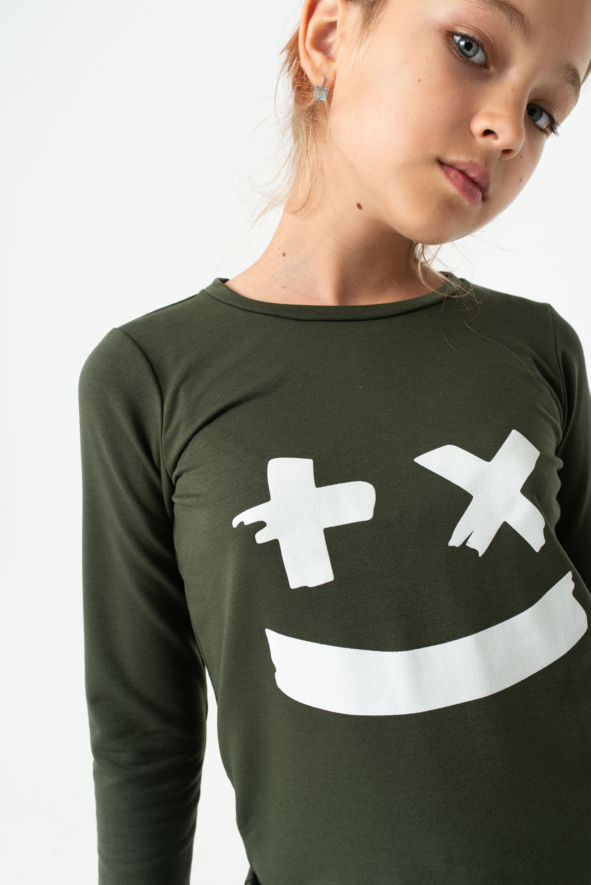 Longsleeve green with a print for girls