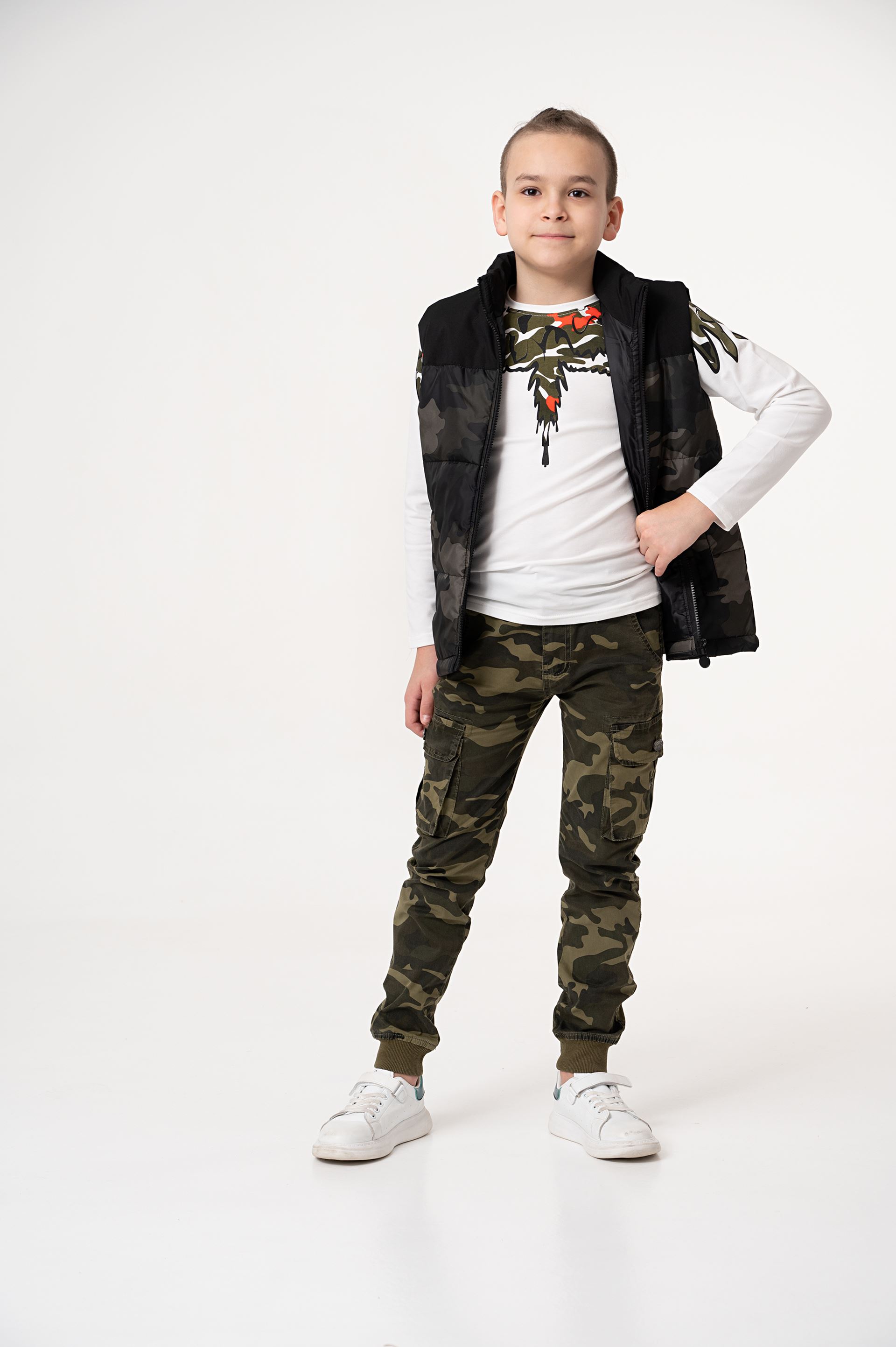 Puffer vest for a boy in camouflage