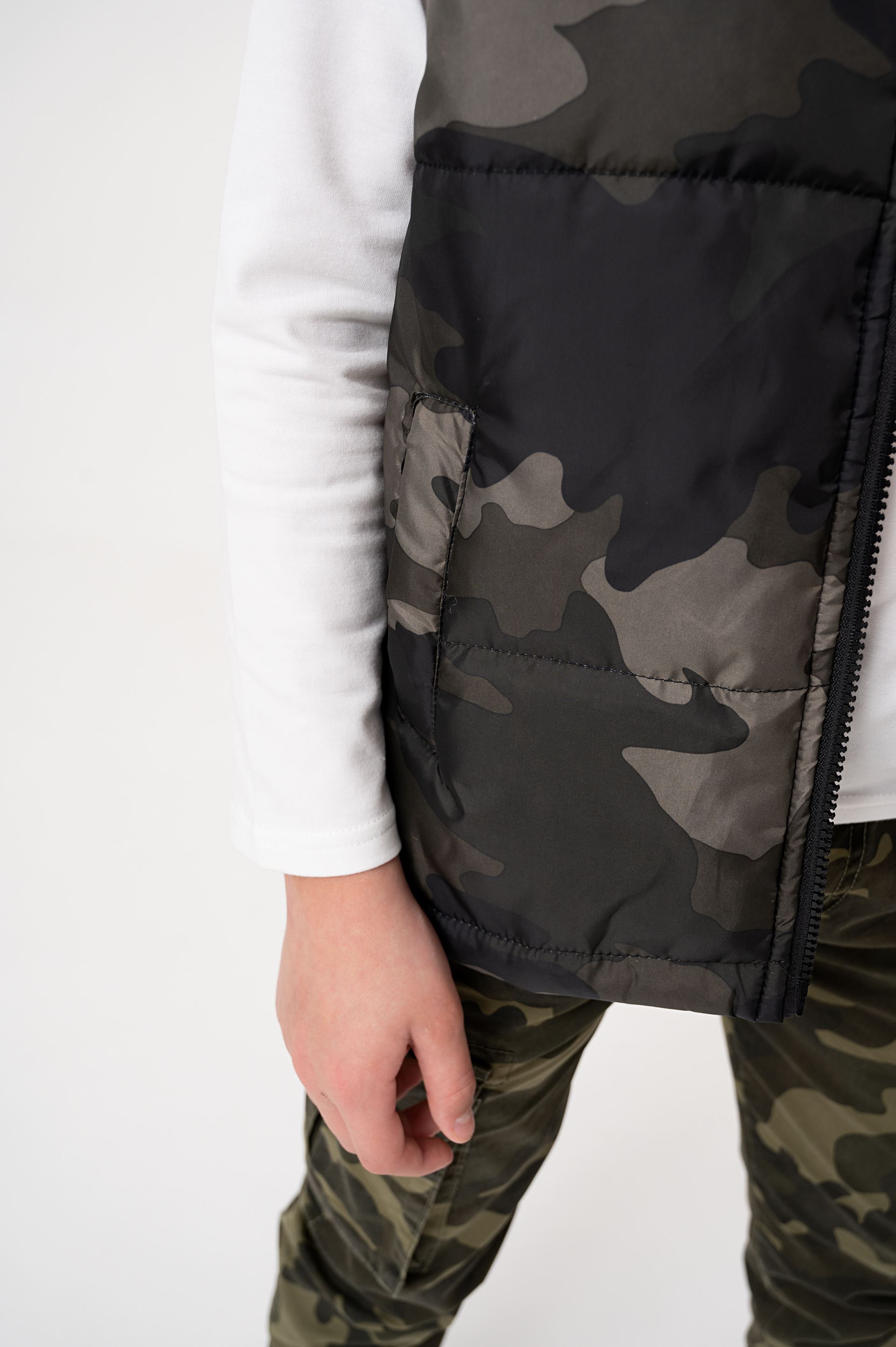 Puffer vest for a boy in camouflage