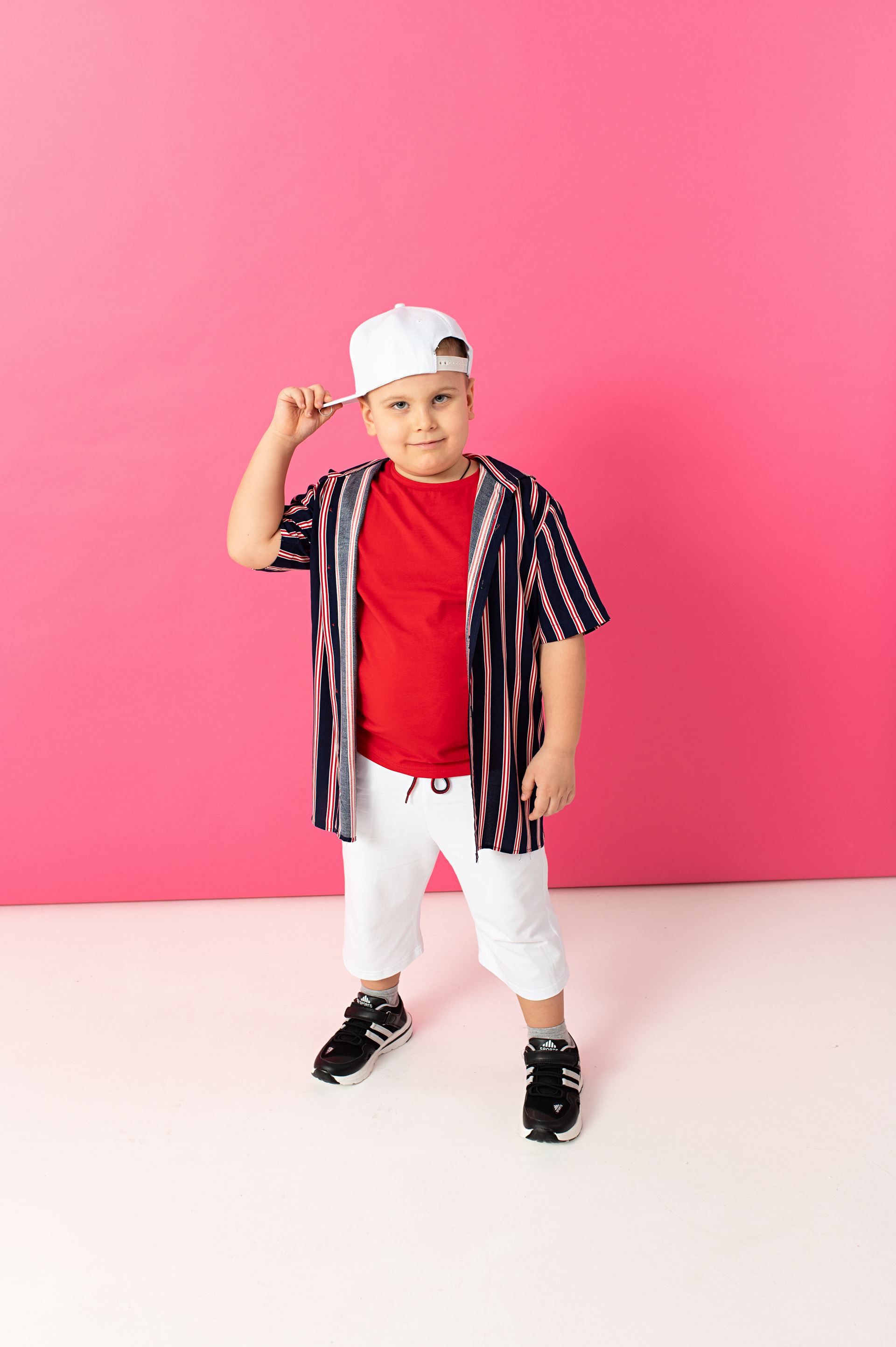 White shorts with drawstring for a boy