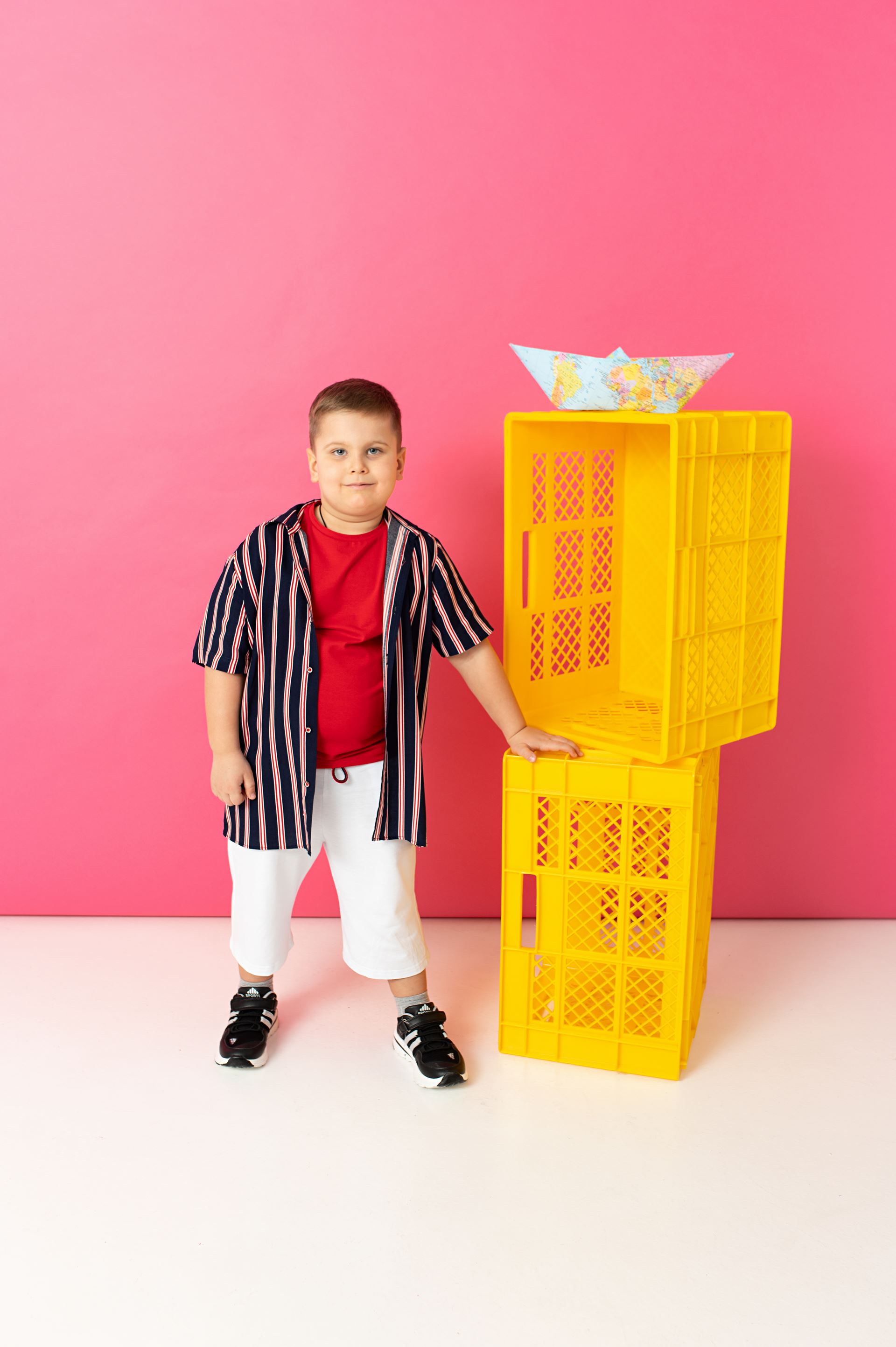 White shorts with drawstring for a boy