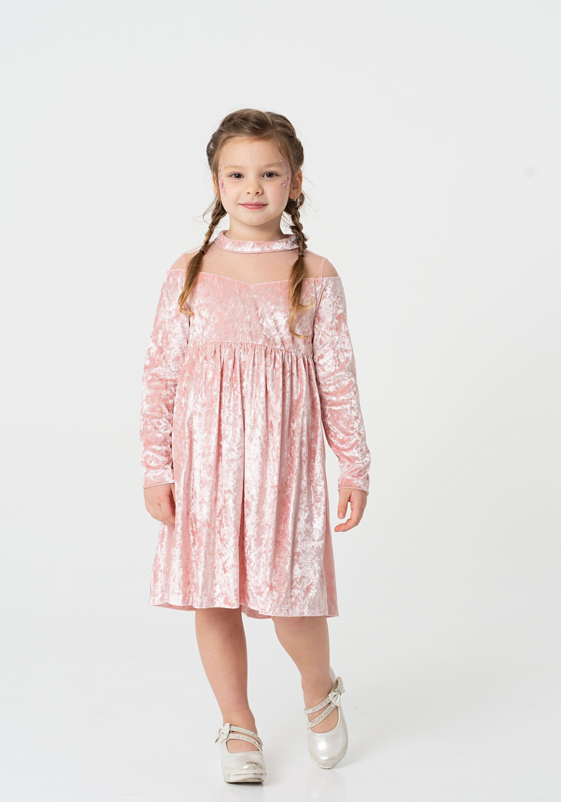 Elegant dress with a yoke, powdery